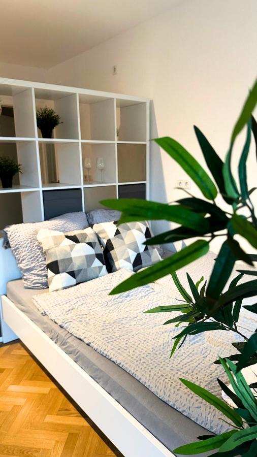 Cozy Apartment With Kitchen + Balcony New! Έσσεν Εξωτερικό φωτογραφία